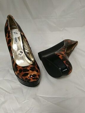 Steve Madden P-Mardi Leopard and Black Patent Platform Wedges 8.5